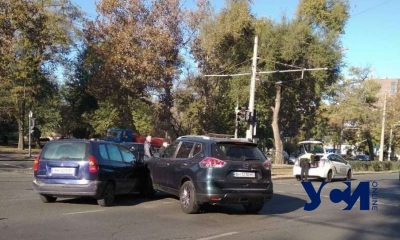 Авария на Фонтане: движение затруднено (фото) «фото»