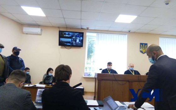 Дело Стерненко: суд рассмотрел еще 2 тома документов и 4 экспертизы «фото»