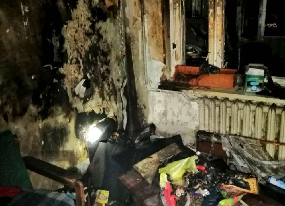 На Добровольского горела квартира – спасли хозяйку (фото) usionline.com На Добровольского горела квартира – спасли хозяйку (фото) «фото»