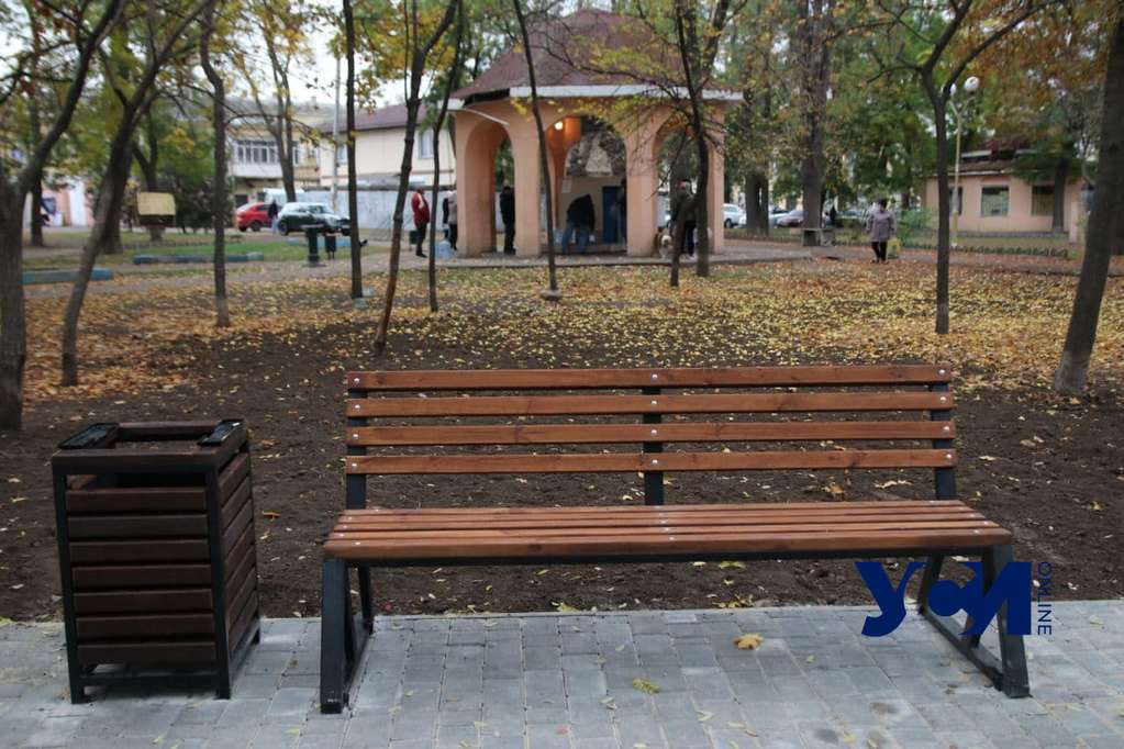 Сквер Мечникова ремонтируют за полмиллиона у «своих» (фото) «фото»