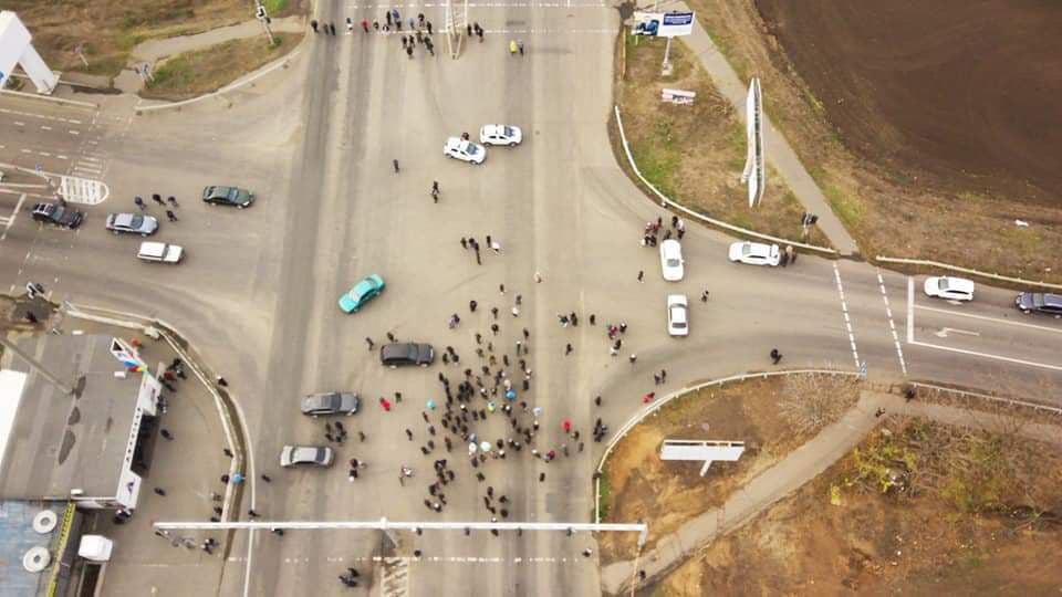 Торговцы «7 километра» перекрыли дорогу и грозят голодовкой (фото, видео) «фото»