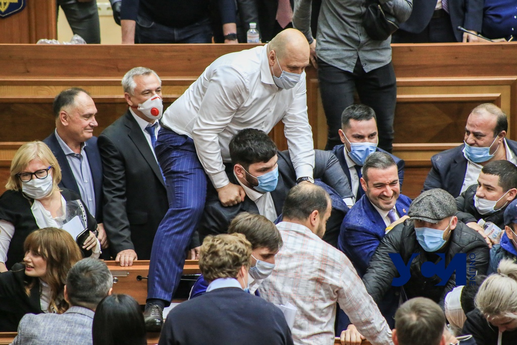 Бойцовский клуб в Одесском облсовете стал традицией (видео) «фото»