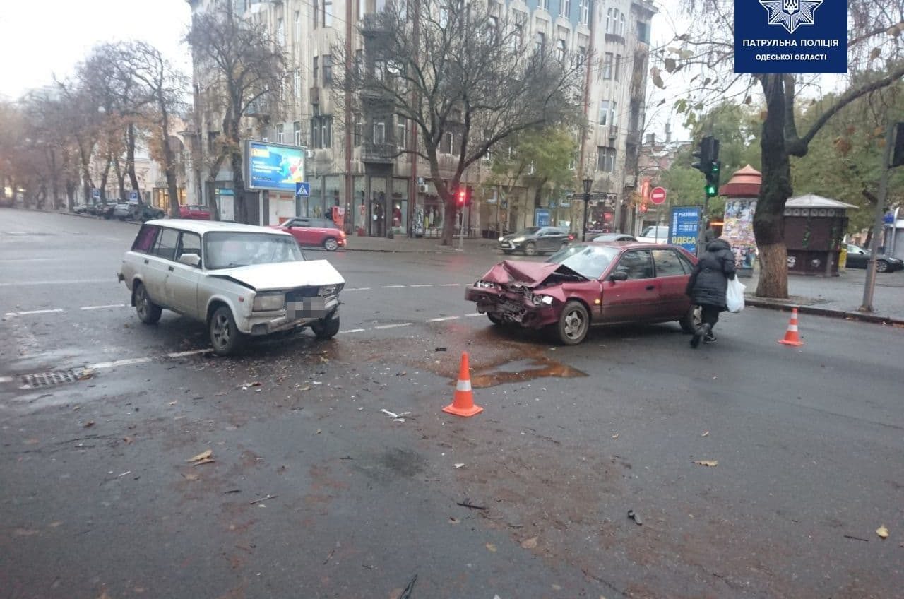 ДТП на Жуковского: есть пострадавшие (фото) «фото»
