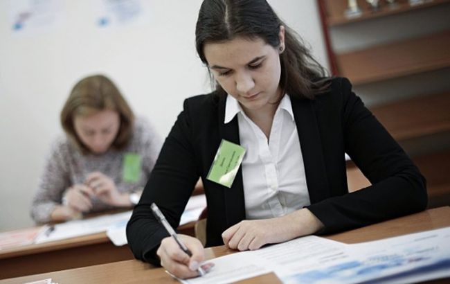 Выпускники, набравшие более 790 баллов по ВНО, получат по 100 тысяч гривен «фото»