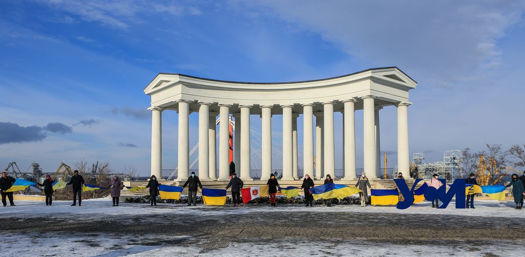 Одесситы приняли участие в видео-флешмобе ко Дню Соборности Украины (фото) «фото»