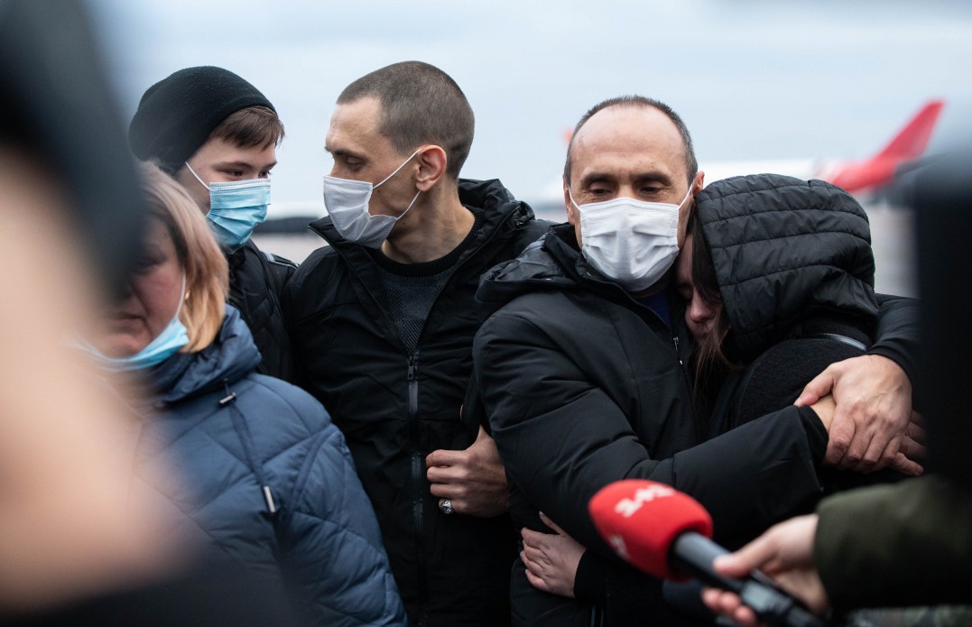 Украинские моряки вернулись домой после почти 5 лет ливийской тюрьмы (фото) «фото»