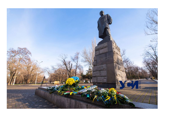 В Одессе традиционно возложили цветы в День Соборности Украины (фото) «фото»
