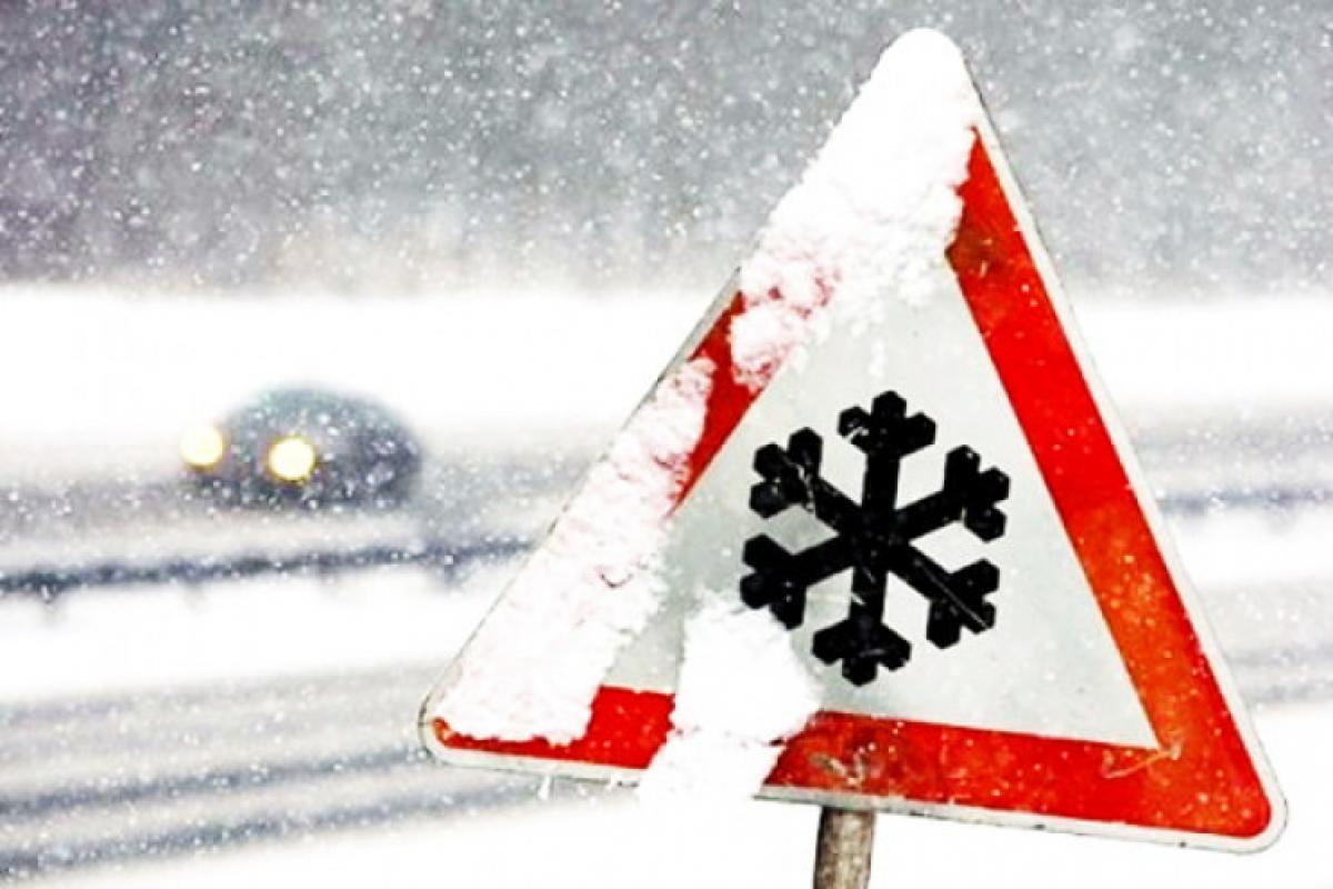 Киевскую и еще две трассы в Одесской области закрыли из-за снегопада «фото»