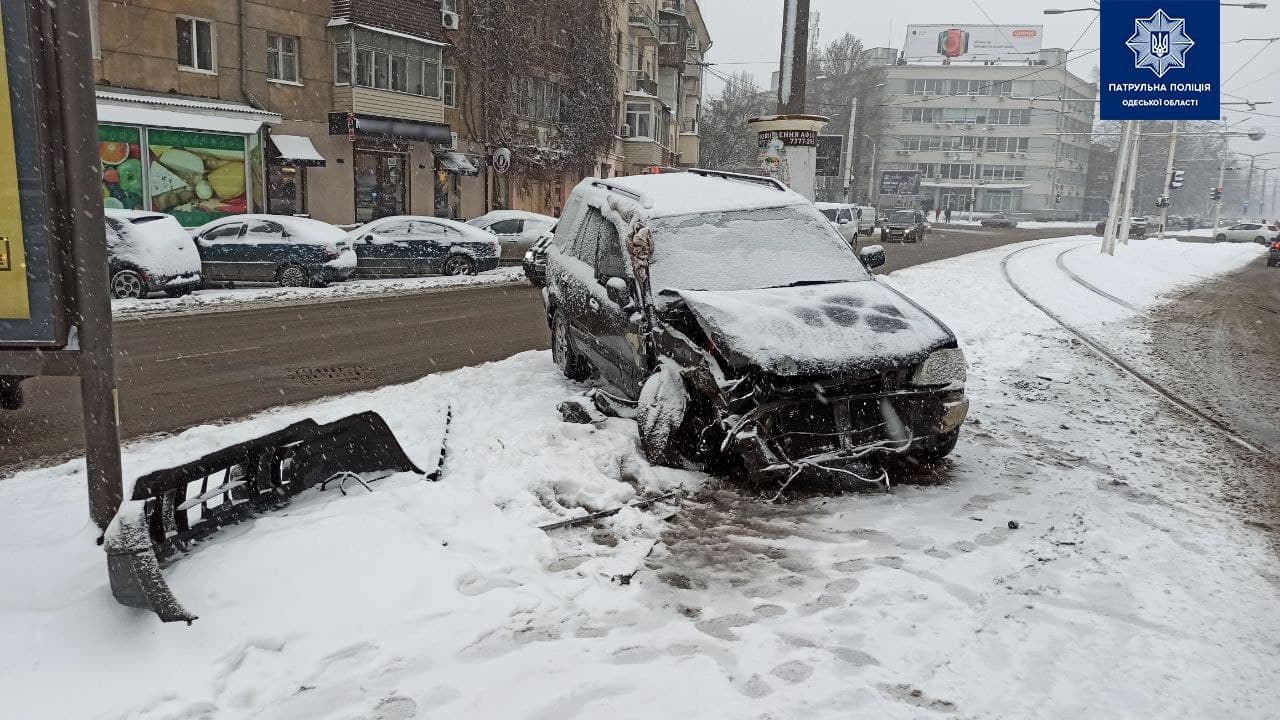 В Одессе из-за аварии загорелся трамвай №17: движения приостановлено «фото»