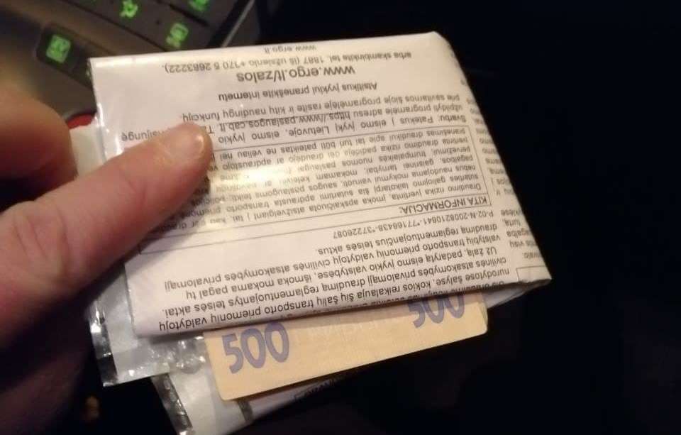 Взятки на дорогах Одессы: водитель ВАЗа предложил патрульным 200 долларов, Mercedes – 500 гривен «фото»