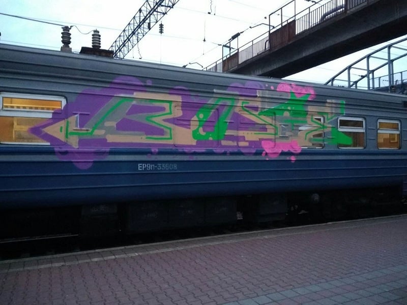 Вандалы изрисовали шесть вагонов на одесской железной дороге (фото) «фото»