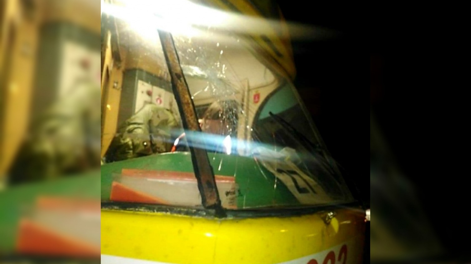 В Одессе задержали вандала: он бил стекла в трамвае (фото) «фото»