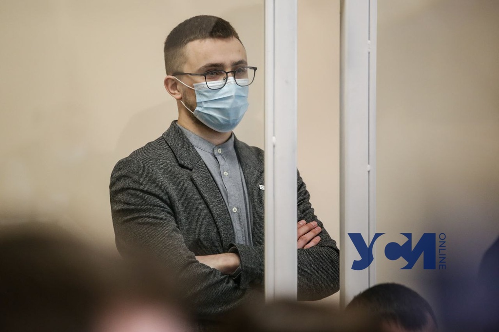 Суд над Стерненко: активиста выпустили из клетки (фото) «фото»