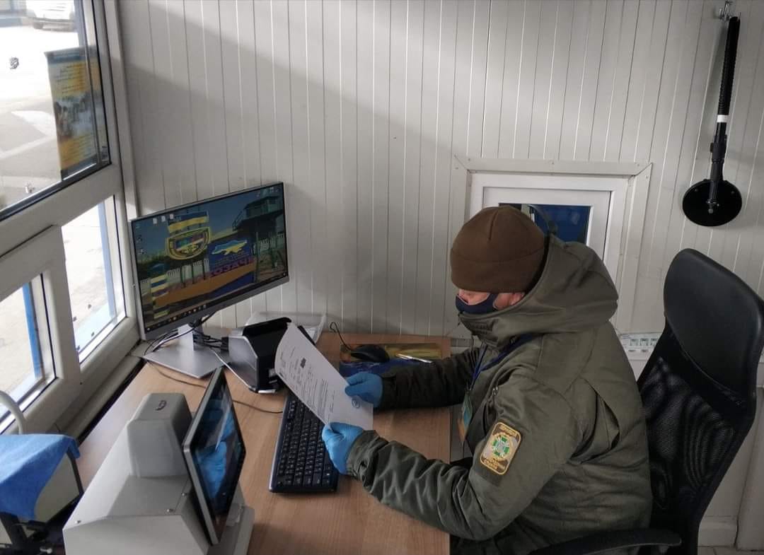 В Одесскую область пыталась въехать пара с фальшивыми ПЦР-тестами «фото»