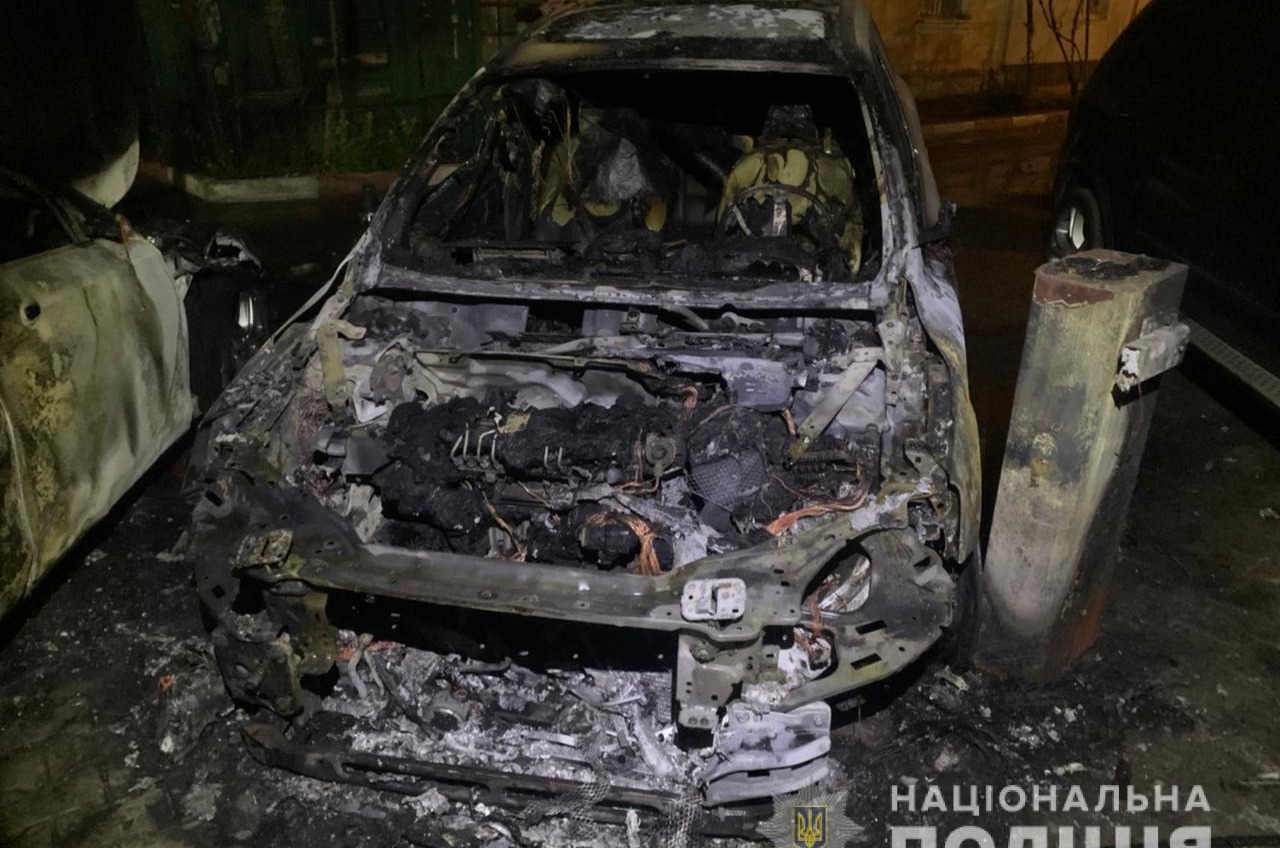 Ночью на Говорова горели сразу три автомобиля (фото) «фото»