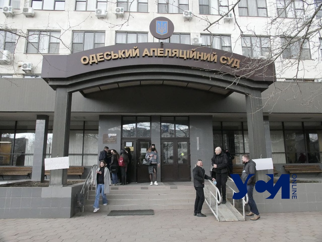 В Одессе обыскивают апелляционный суд и дома судей «фото»