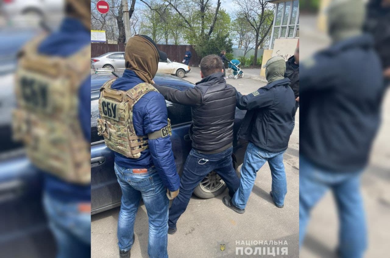 В Одессе на взятке 800 долларов задержали сотрудника Госпотребслужбы (фото) «фото»