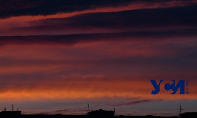 Весенний закат в Одессе заиграл багровыми красками (фото) usionline.com Весенний закат в Одессе заиграл багровыми красками (фото) «фото»