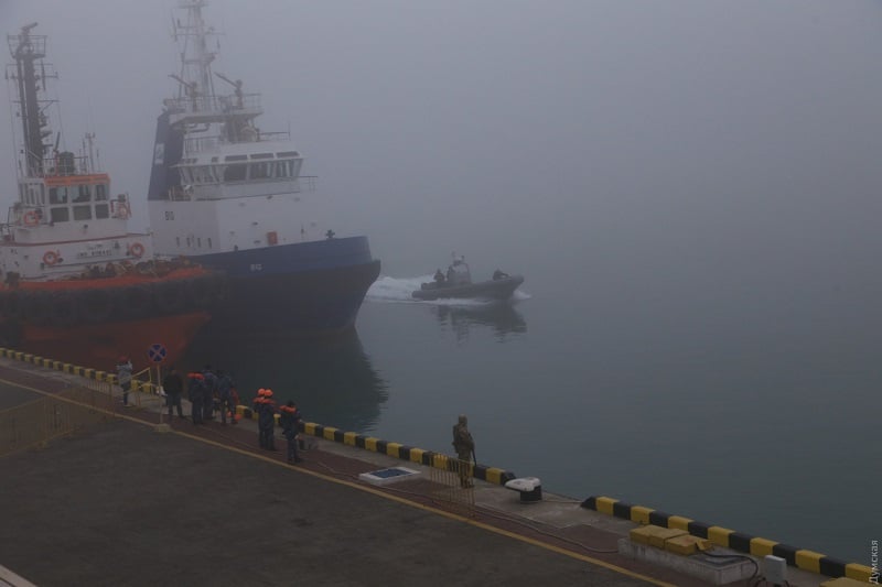 Туман с моря: в Одессе ограничили работу порта «фото»