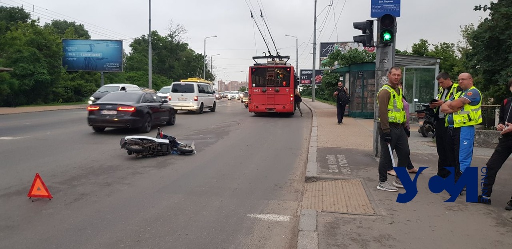 В Одессе водитель мопеда сбил велосипедиста: оба пострадали (фото) «фото»