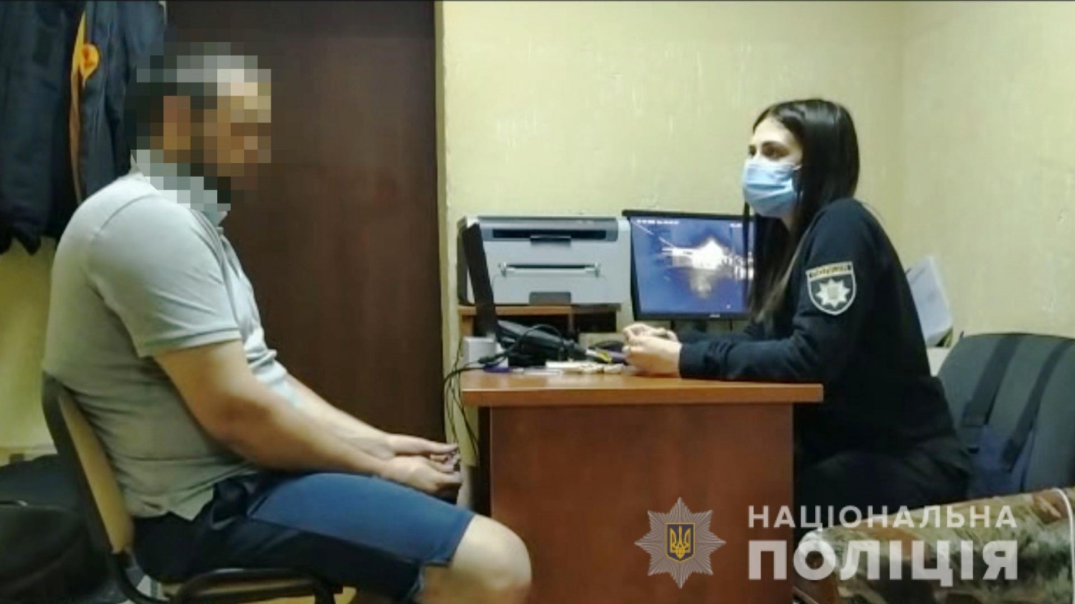 Нападал на улице и душил: в Одессе задержали разбойника (фото, видео) «фото»