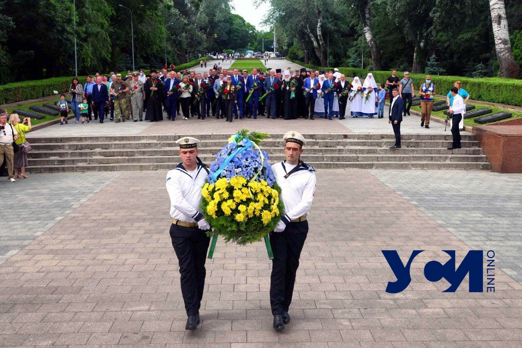 День памяти и скорби: в Одессе прошло возложение цветов (фото, аудио) «фото»