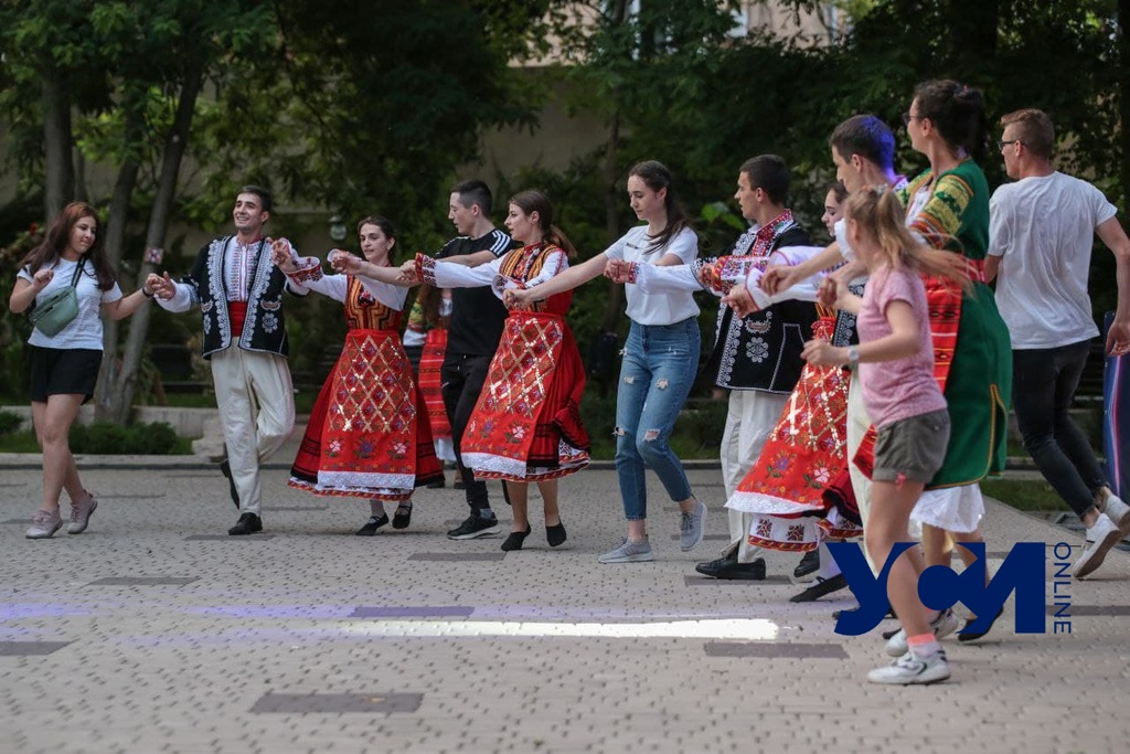 Хороводы и фолк: в Одессе проходит международный фестиваль (фото) «фото»