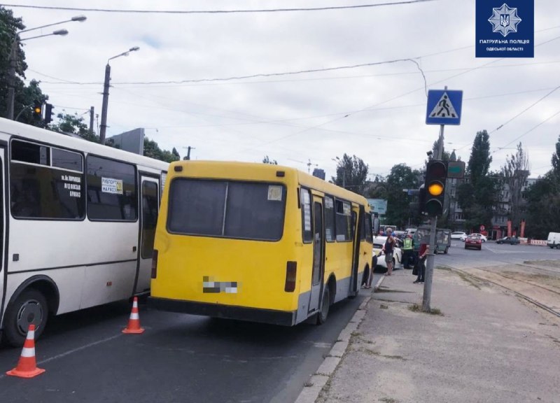 В Одессе у 1-й станции маршрутка сбила женщину на переходе «фото»