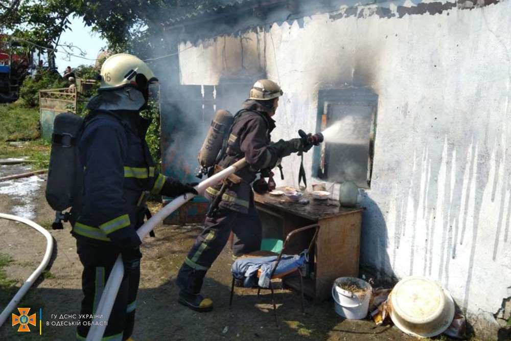 Пожар в Одесской области: сгорела летняя кухня (фото) «фото»