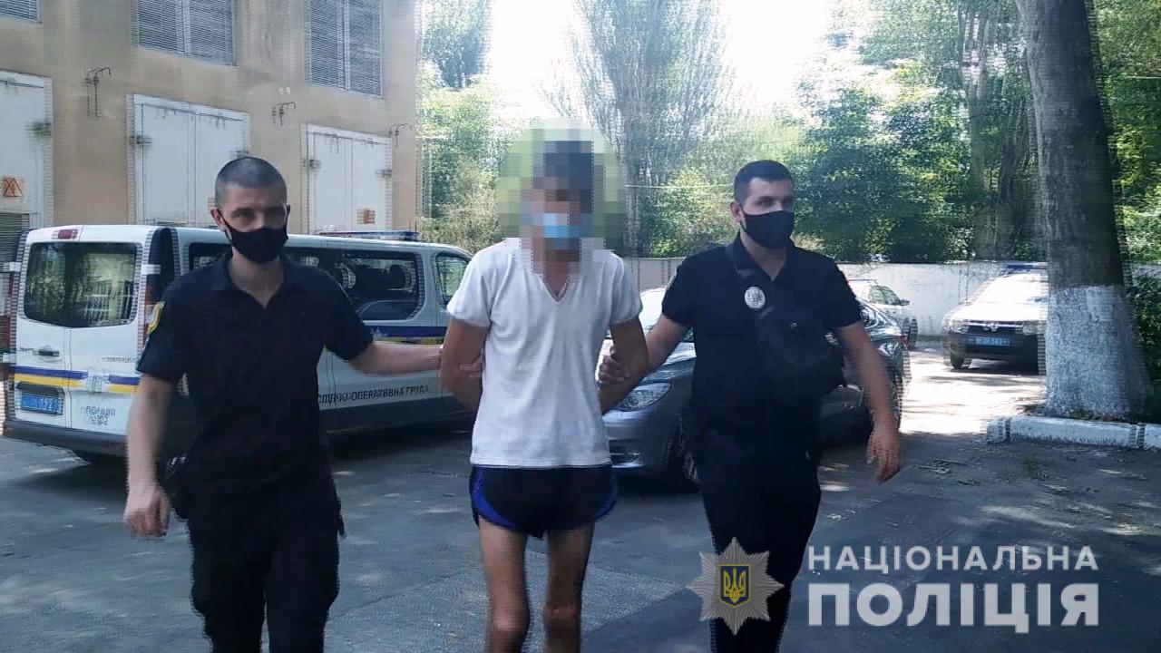 В Одессе квартирант-иностранец зарезал арендодателя (фото, видео) «фото»
