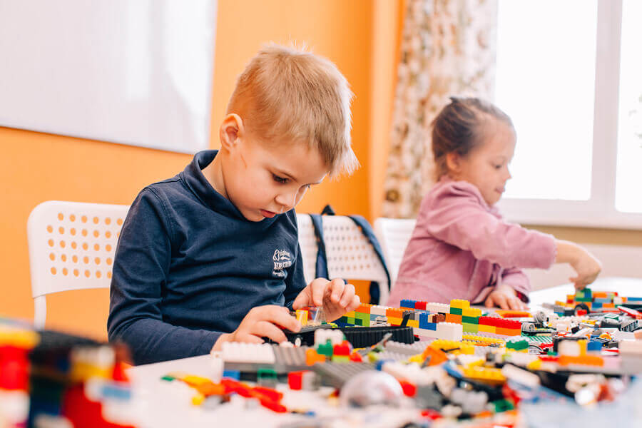 Первоклассники Аккермана будут учиться при помощи конструкторов LEGO «фото»
