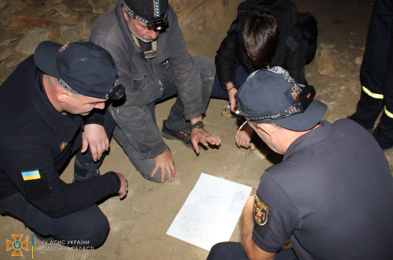 Учения спасателей: в одесских катакомбах искали «пропавших» (фото) «фото»