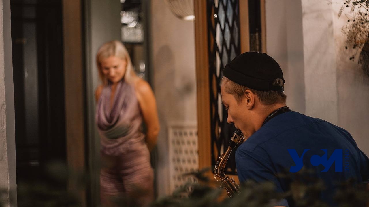 В Одессе прошел поэтический вечер под саксофон (фото) «фото»