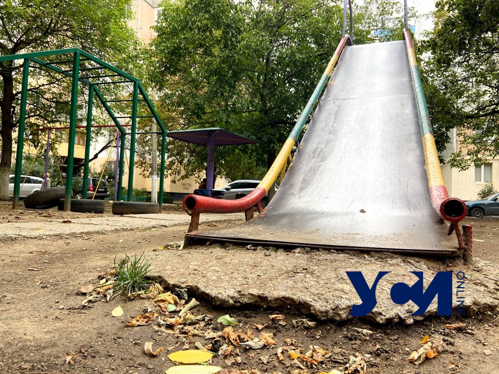 Ржавые и без сидений: суровые детские площадки Суворовского района (фото, аудио) «фото»