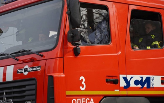 Под Одессой у АЗС выгорела машина (видео) «фото»