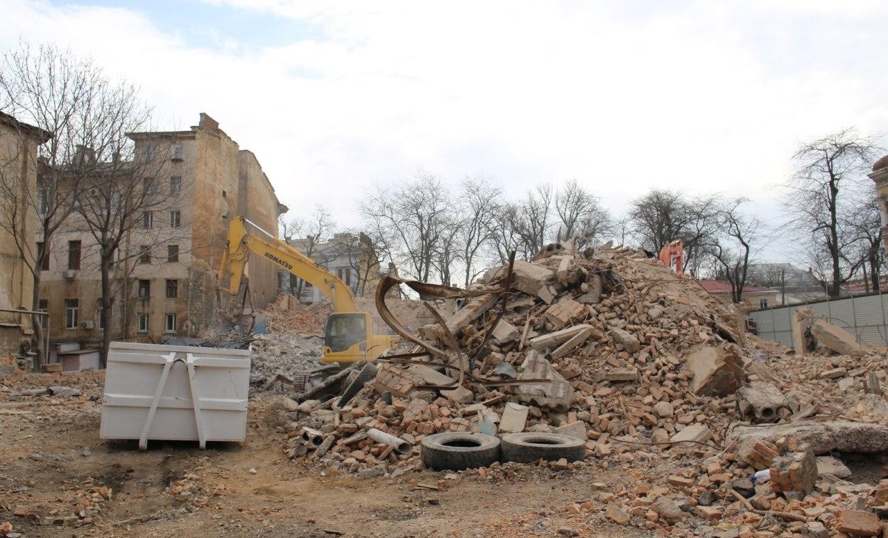 Скандальную стройку на Торговой расширят: на месте рухнувшего дома построят новый «фото»