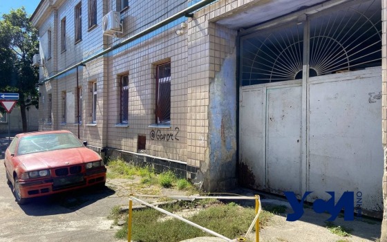 В детской поликлинике на Слободке “устал” фасад (фото, аудио) usionline.com В детской поликлинике на Слободке “устал” фасад (фото, аудио) «фото»