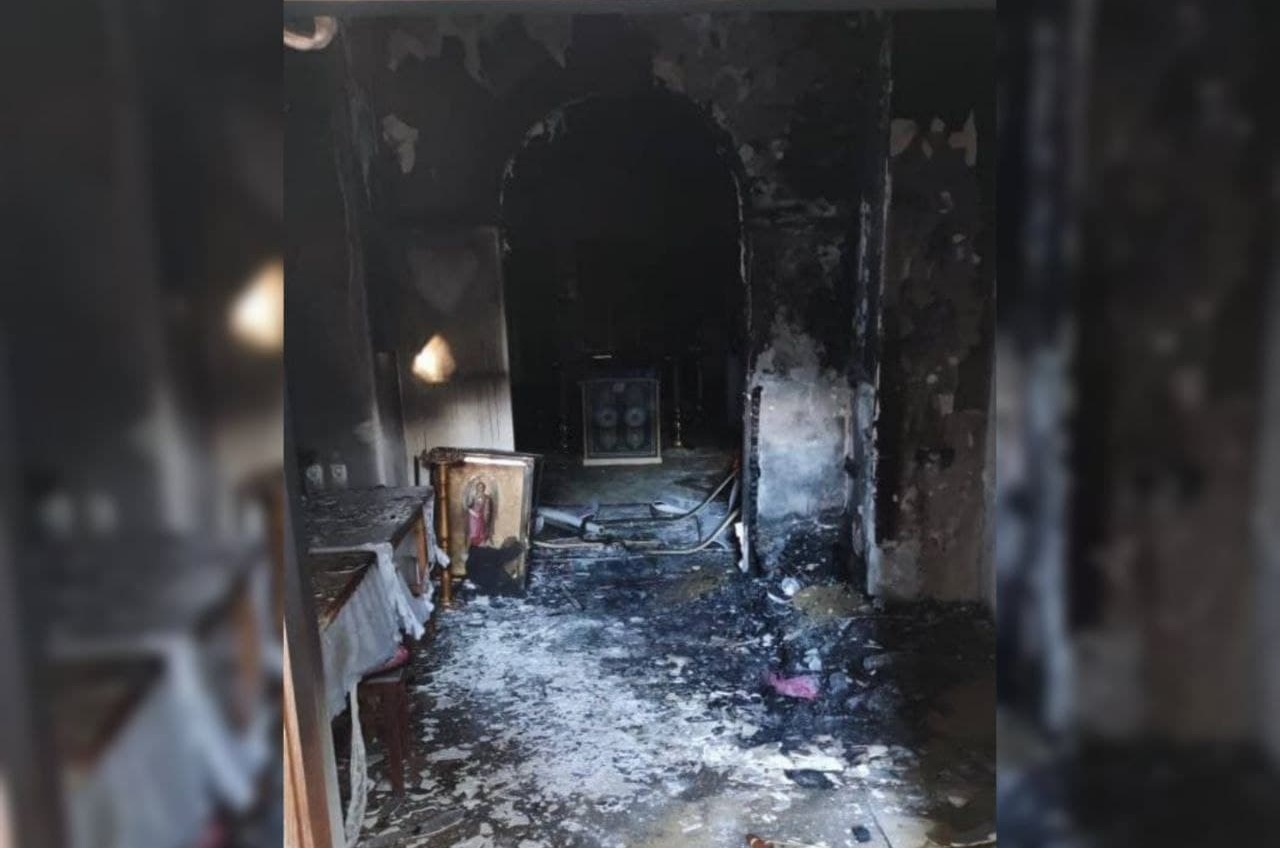 Жители Одесской области тушили пожар в храме (фото) «фото»