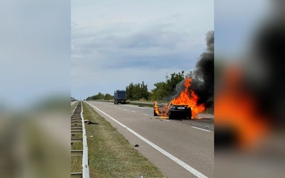 На трассе Одесса-Киев горит легковушка: есть погибший (фото) usionline.com На трассе Одесса-Киев горит легковушка: есть погибший (фото) «фото»