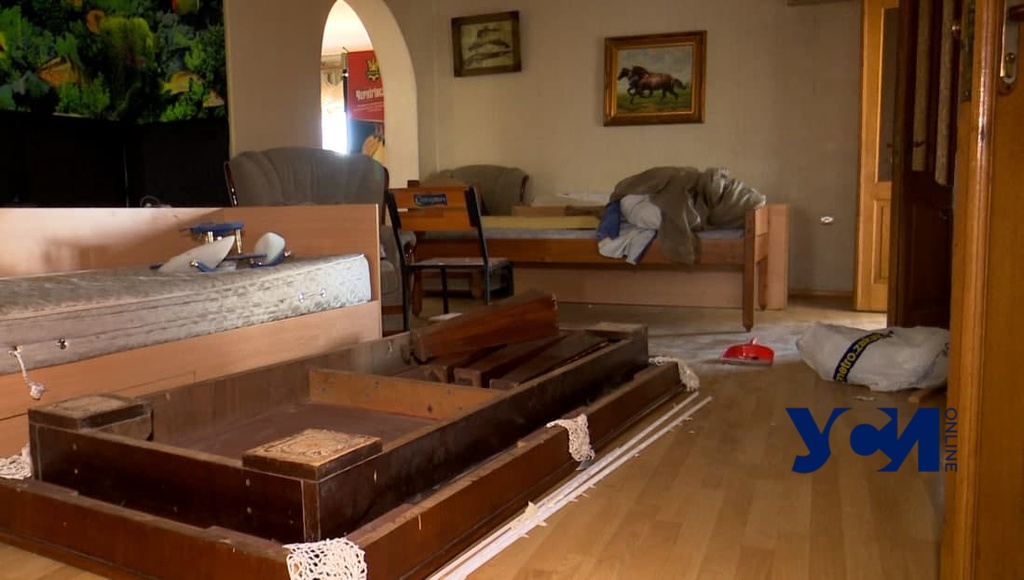 Ломали мебель и выбрасывали в окно: под Одессой подростки разгромили съемный дом (фото, видео) «фото»