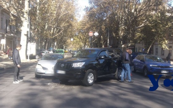ДТП в центре Одессы: пострадала девушка (фото) usionline.com ДТП в центре Одессы: пострадала девушка (фото) «фото»