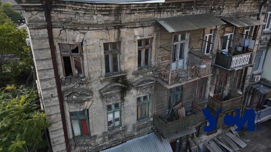 Одесситы просят снести аварийный дом, который вот-вот рухнет (фото) «фото»