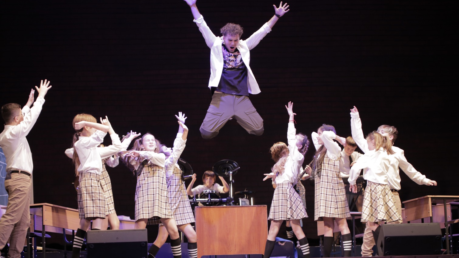 “Школа рока” по-киевски: юные одесситы участвовали в премьере легендарного мюзикла в столице (фото) «фото»