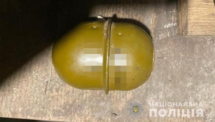 Бросил гранату в односельчан: в Одесской области мужчину подозревают в покушении на тройное убийство (фото) «фото»