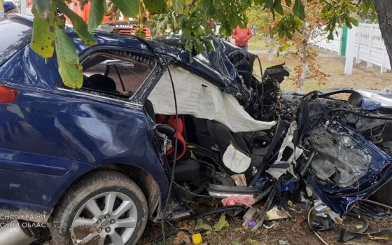 Влетел в дерево: на севере Одесской области произошло смертельное ДТП (фото) usionline.com Влетел в дерево: на севере Одесской области произошло смертельное ДТП (фото) «фото»