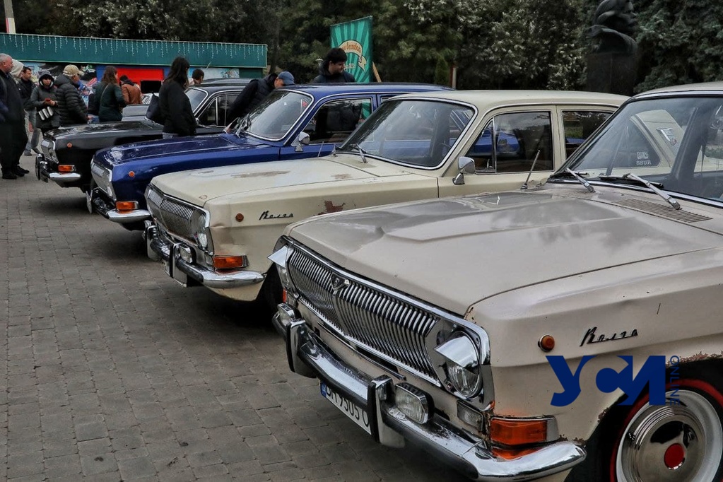 Автомобили и игрушки: в Одессе проходит ретро-фестиваль (фото) «фото»