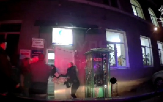Одесские патрульные помогли быстро доставить в больницу девушку-подростка без сознания (видео) usionline.com Одесские патрульные помогли быстро доставить в больницу девушку-подростка без сознания (видео) «фото»