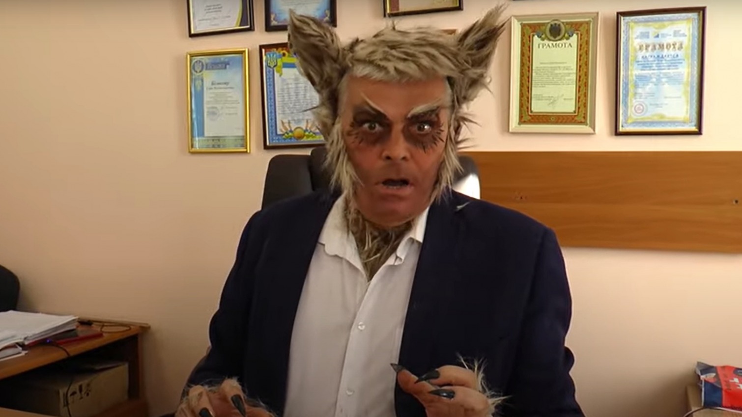 Директор Одесского зоопарка снял новый клип к Хэллоуину (видео) «фото»