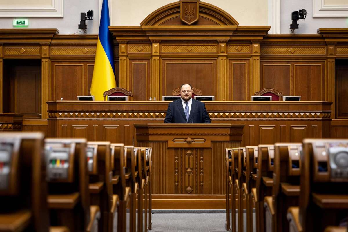 Стефанчуку поручили подписать закон об олигархах: как голосовали одесские нардепы «фото»
