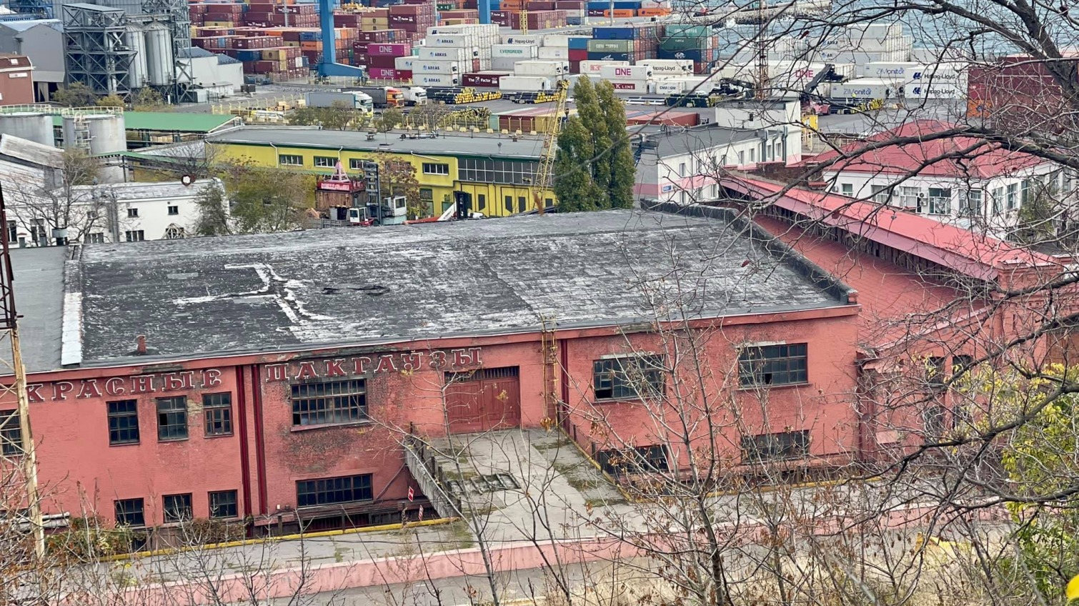 Красные пакгаузы Одесского порта сдали в аренду через аукцион (аудио) «фото»